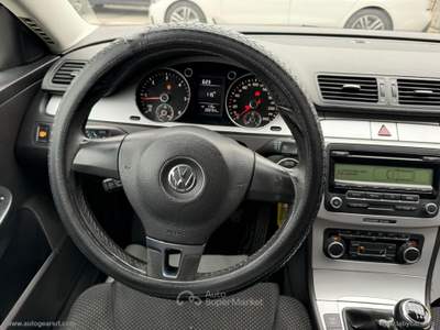 Volkswagen Passat Passat 2.0 TDI DPF Var. Highline Blu/Azzurro usata Prato