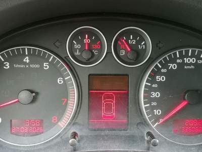 Audi A3 1.6 AMBITION 3 PORTE METANO 102cv Argento usata Napoli