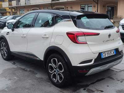 Renault Captur Plug-in Hybrid E-Tech 160 CV Intens Bianco usata SORA