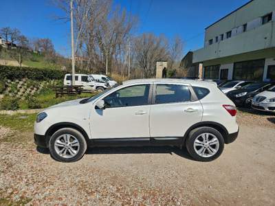 Nissan Qashqai 1.6 16V Tekna usata Pesaro