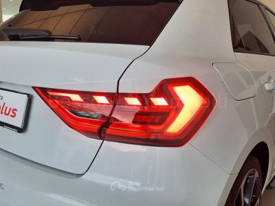 Audi A1 sportback 30 1.0 tfsi 116cv identity black s tronic Bianco usata Cremona