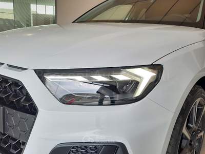 Audi A1 sportback 30 1.0 tfsi 116cv identity black s tronic Bianco usata Cremona