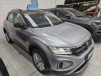Volkswagen T-Roc 2.0 tdi Style 115cv Argento usata Bollate