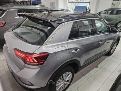 Volkswagen T-Roc 2.0 tdi Style 115cv Argento usata Bollate