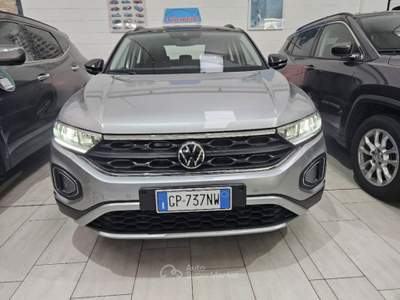 Volkswagen T-Roc 2.0 tdi Style 115cv Argento usata Bollate
