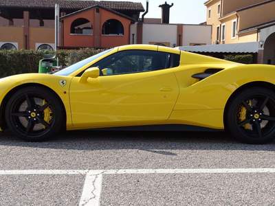 Ferrari 488 Spider Giallo usata Colognola ai Colli
