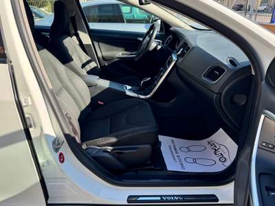 Volvo V60 Cross Country Volvo V60 Cross Country  2.0 D3 Business Bianco usata GROTTAMMARE