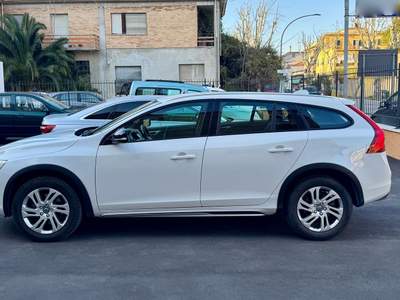 Volvo V60 Cross Country Volvo V60 Cross Country  2.0 D3 Business Bianco usata GROTTAMMARE