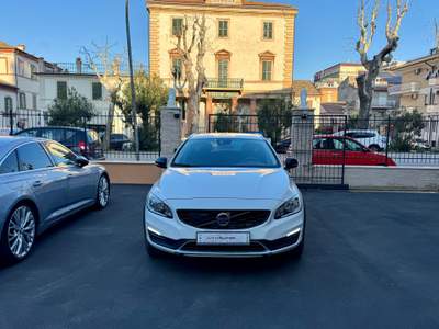 Volvo V60 Cross Country Volvo V60 Cross Country  2.0 D3 Business Bianco usata GROTTAMMARE