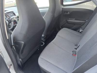 Toyota Aygo Connect 1.0 VVT-i 72 CV 5 porte x-play TeamD Sky Argento usata Lavis