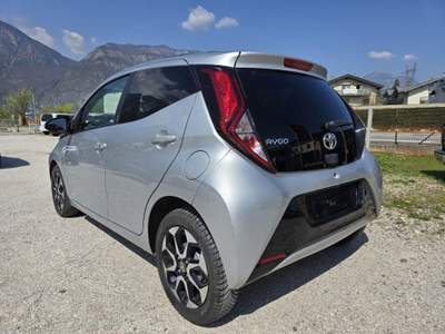 Toyota Aygo Connect 1.0 VVT-i 72 CV 5 porte x-play TeamD Sky Argento usata Lavis