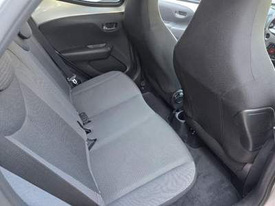 Toyota Aygo Connect 1.0 VVT-i 72 CV 5 porte x-play TeamD Sky Argento usata Lavis