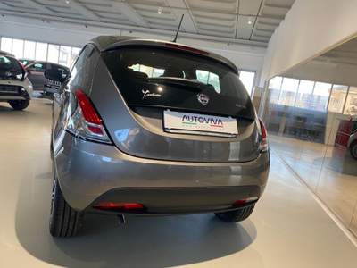 Lancia Ypsilon 1.0 FireFly 5 porte S&S Hybrid Oro Grigio usata Riva presso Chieri