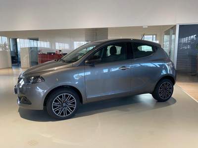 Lancia Ypsilon 1.0 FireFly 5 porte S&S Hybrid Oro Grigio usata Riva presso Chieri