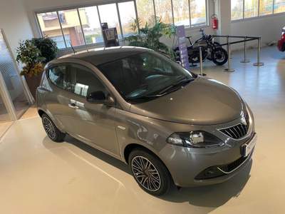 Lancia Ypsilon 1.0 FireFly 5 porte S&S Hybrid Oro Grigio usata Riva presso Chieri