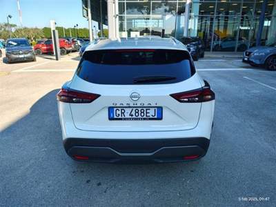 Nissan Qashqai 1.3 mhev N Connecta 2wd 140cv Bianco usata Taranto
