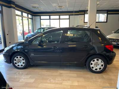 Peugeot 307 307 1.4 16V 5p. D-Sign Nero usata San Mauro Pascoli