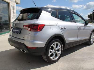 Seat Arona 1.0 TGI FR Argento usata TROIA
