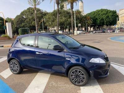 Lancia Ypsilon 1.0 firefly hybrid Silver s&s 70cv Blu/Azzurro usata Cagliari