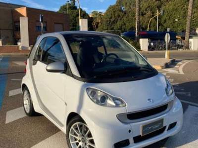Smart ForTwo 0.8 cdi Pure 54cv FL Bianco usata Cagliari