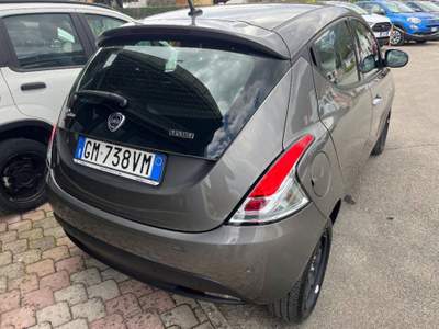 Lancia Ypsilon 1.0 firefly hybrid Gold s&s 70cv 5p.ti Grigio usata Sora