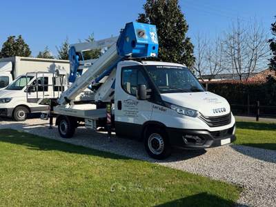 Iveco Daily Daily 35s14h 2.3 Hpt Pl Cabinato Bianco usata Cassola