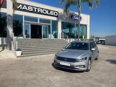 Volkswagen Passat 2.0 TDI SCR EVO DSG Business BMT Argento usata Lucugnano