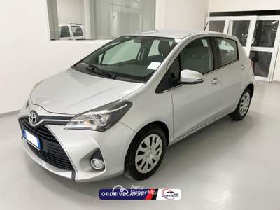 Toyota Yaris Yaris 5p 1.0 Active Argento usata Perignano