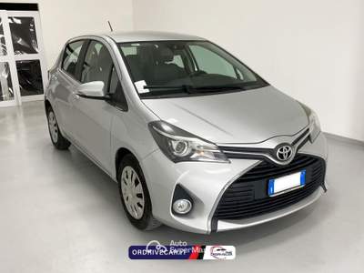 Toyota Yaris Yaris 5p 1.0 Active Argento usata Perignano