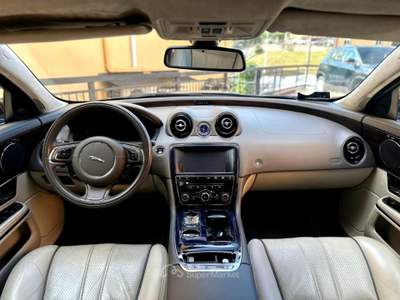 Jaguar XJ 3.0D V6 Premium Luxury Nero usata Acquasparta