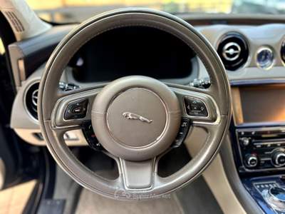 Jaguar XJ 3.0D V6 Premium Luxury Nero usata Acquasparta