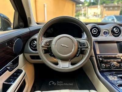 Jaguar XJ 3.0D V6 Premium Luxury Nero usata Acquasparta