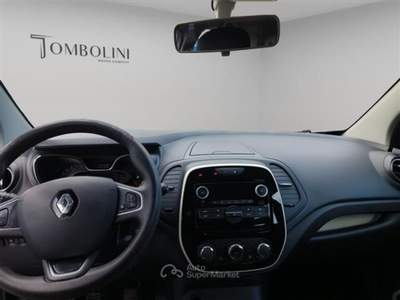 Renault Captur 0.9 tce Life (wave) 90cv E6 Grigio usata Civitanova Marche