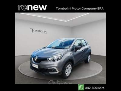 Renault Captur 0.9 tce Life (wave) 90cv E6 Grigio usata Civitanova Marche