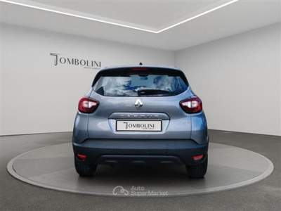 Renault Captur 0.9 tce Life (wave) 90cv E6 Grigio usata Civitanova Marche