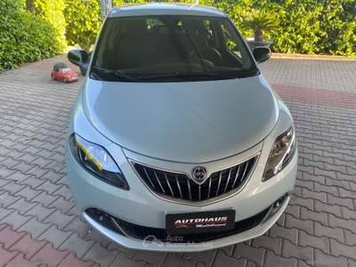 Lancia Ypsilon Ypsilon 1.0 FireFly 5p.S&S Hyb. Platino Verde usata Taranto