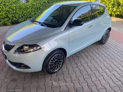 Lancia Ypsilon Ypsilon 1.0 FireFly 5p.S&S Hyb. Platino Verde usata Taranto