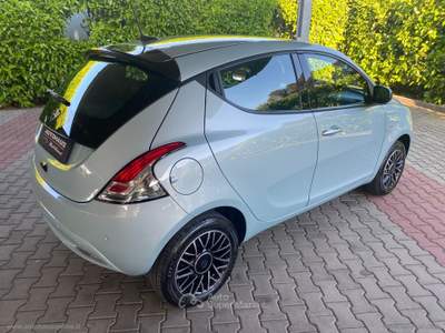 Lancia Ypsilon Ypsilon 1.0 FireFly 5p.S&S Hyb. Platino Verde usata Taranto