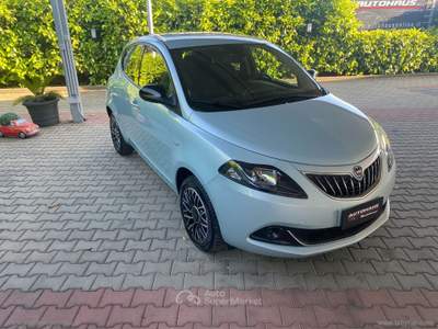 Lancia Ypsilon Ypsilon 1.0 FireFly 5p.S&S Hyb. Platino Verde usata Taranto