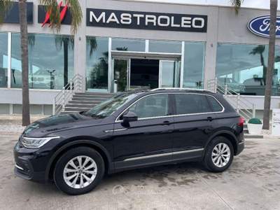 Volkswagen Tiguan 2.0 TDI 150CV SCR DSG Life Nero usata Lucugnano