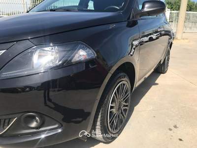 Lancia Ypsilon 1.0 FireFly 5p.S&S Hybryd Gold Nero usata Comiso