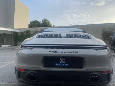 Porsche 911 GTS 4 CABRIO NOLEGGIO LUNGO TERMINE LEASING FINANZIAMENTO Grigio usata Milano