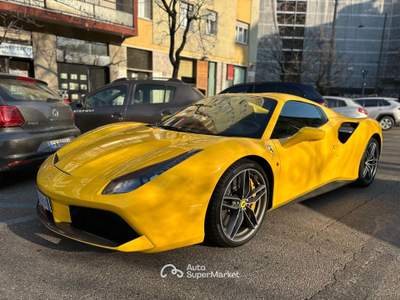 Ferrari 488 NOLEGGIO LUNGO TERMINE LEASING FINANZIAMENTO Giallo usata Milano