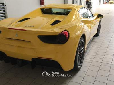 Ferrari 488 NOLEGGIO LUNGO TERMINE LEASING FINANZIAMENTO Giallo usata Milano