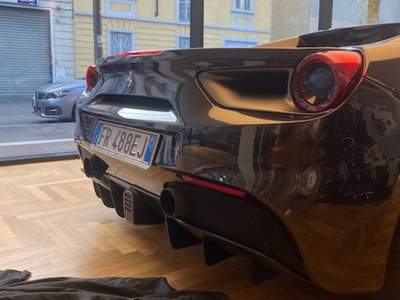 Ferrari 488 488 SPYDER NOLEGGIO LUNGO TERMINE LEASING FINANZIAMENTO Nero usata Milano