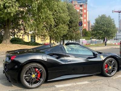 Ferrari 488 488 SPYDER NOLEGGIO LUNGO TERMINE LEASING FINANZIAMENTO Nero usata Milano