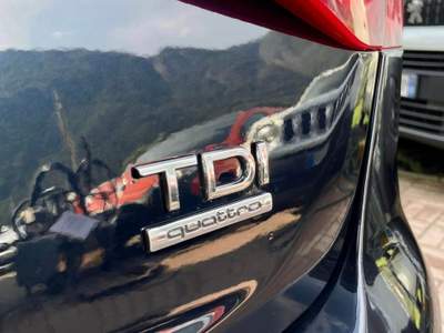 Audi A4 QUATTRO AVANT, TETTO APRIBILE Blu/Azzurro usata Ardenno