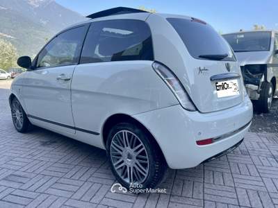 Lancia Ypsilon Momo Design NEOPATENTATI Bianco usata Ardenno