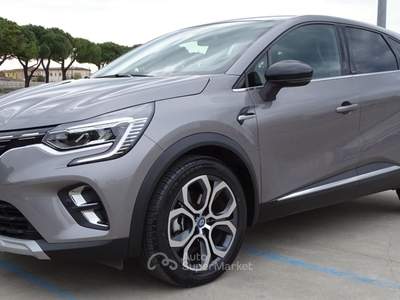 Renault Captur Plug-in Hybrid E-Tech 160 CV Intens Grigio usata Colognola ai Colli