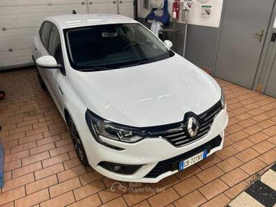 Renault Mégane Mégane TCe 140 CV EDC FAP Duel2 Bianco usata Melegnano